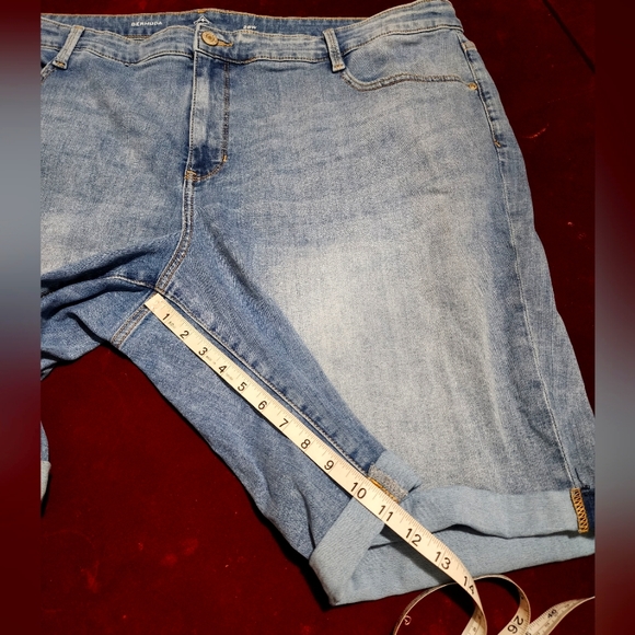 NWOT ... St. John's Bay Jeans Shorts - Picture 2 of 9